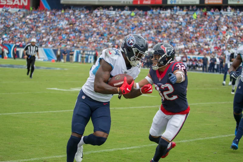 DavisStiffArmTexans