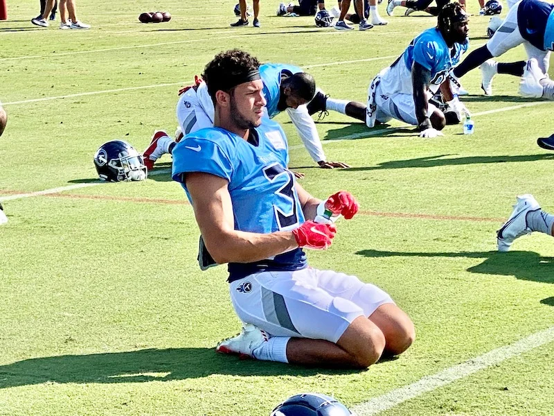 Caleb Farley Stretching, Tennessee Titans