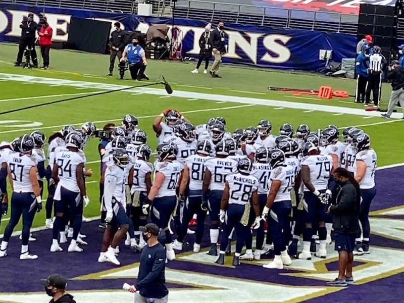 TitansHuddleBAL