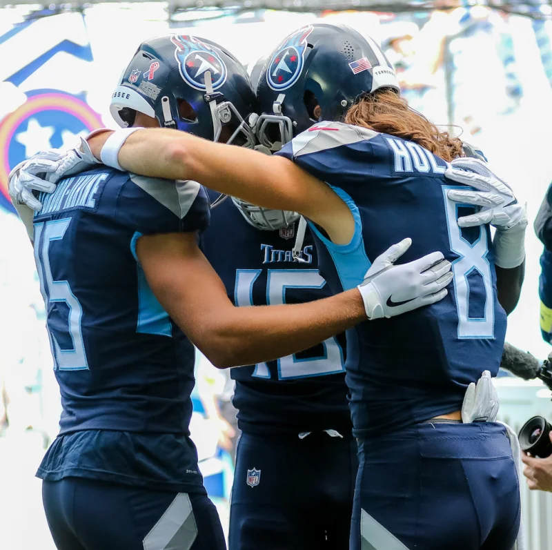Titans Receiver Huddle