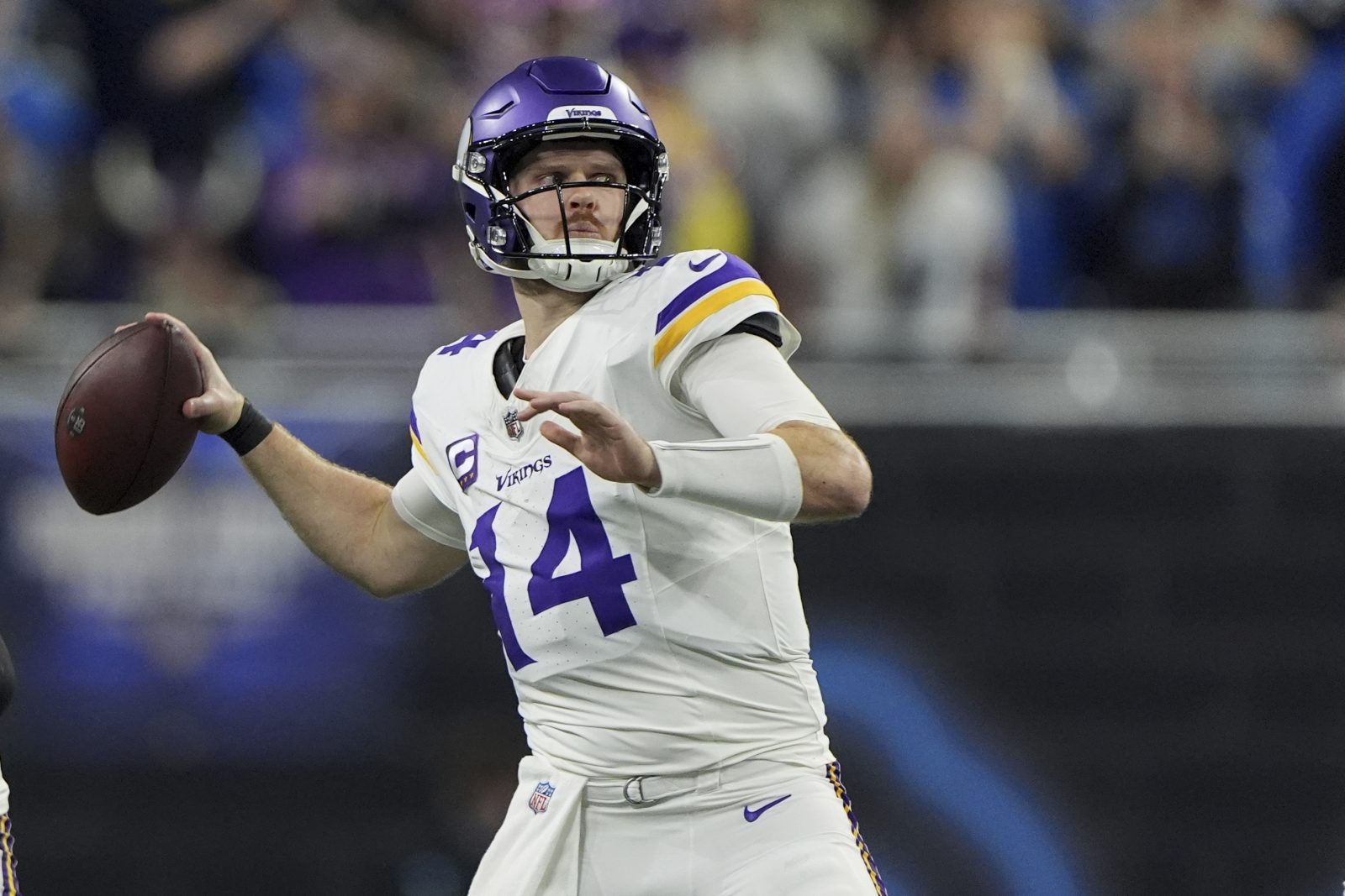 Don't Look for Titans to Chase Sam Darnold With Pricey, Long-Term Deal