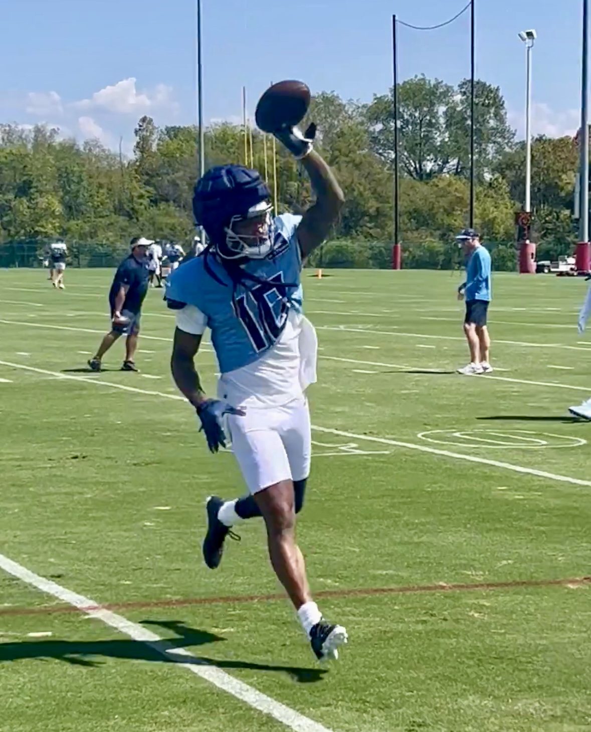 DeAndre Hopkins Returning From MCL Tear, Managing Pain