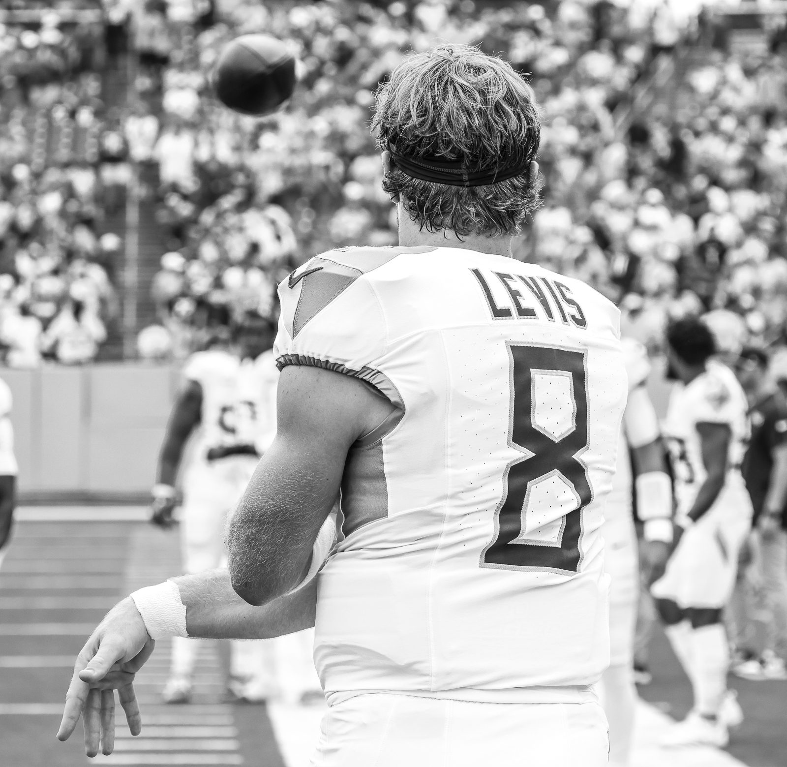 Why Will Levis Must Play for Titans, T'Vondre Sweat Review, O-Line Update
