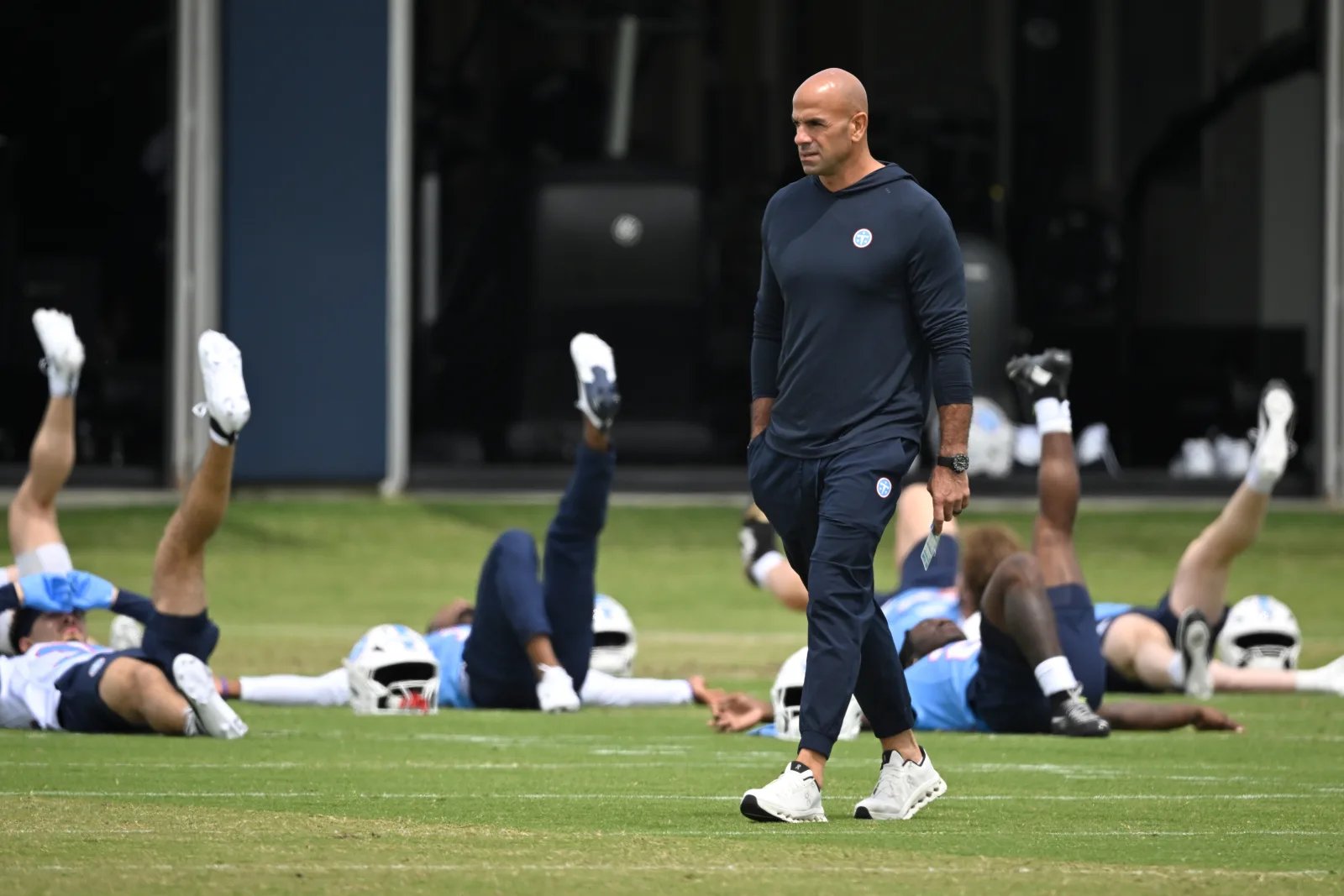 Tennessee Titans head coach Robert Saleh walks among his players during the NFL football team’s rookie minicamp, Friday, May 1, 2026, in Nashville, Tenn. (AP Photo/John Amis)