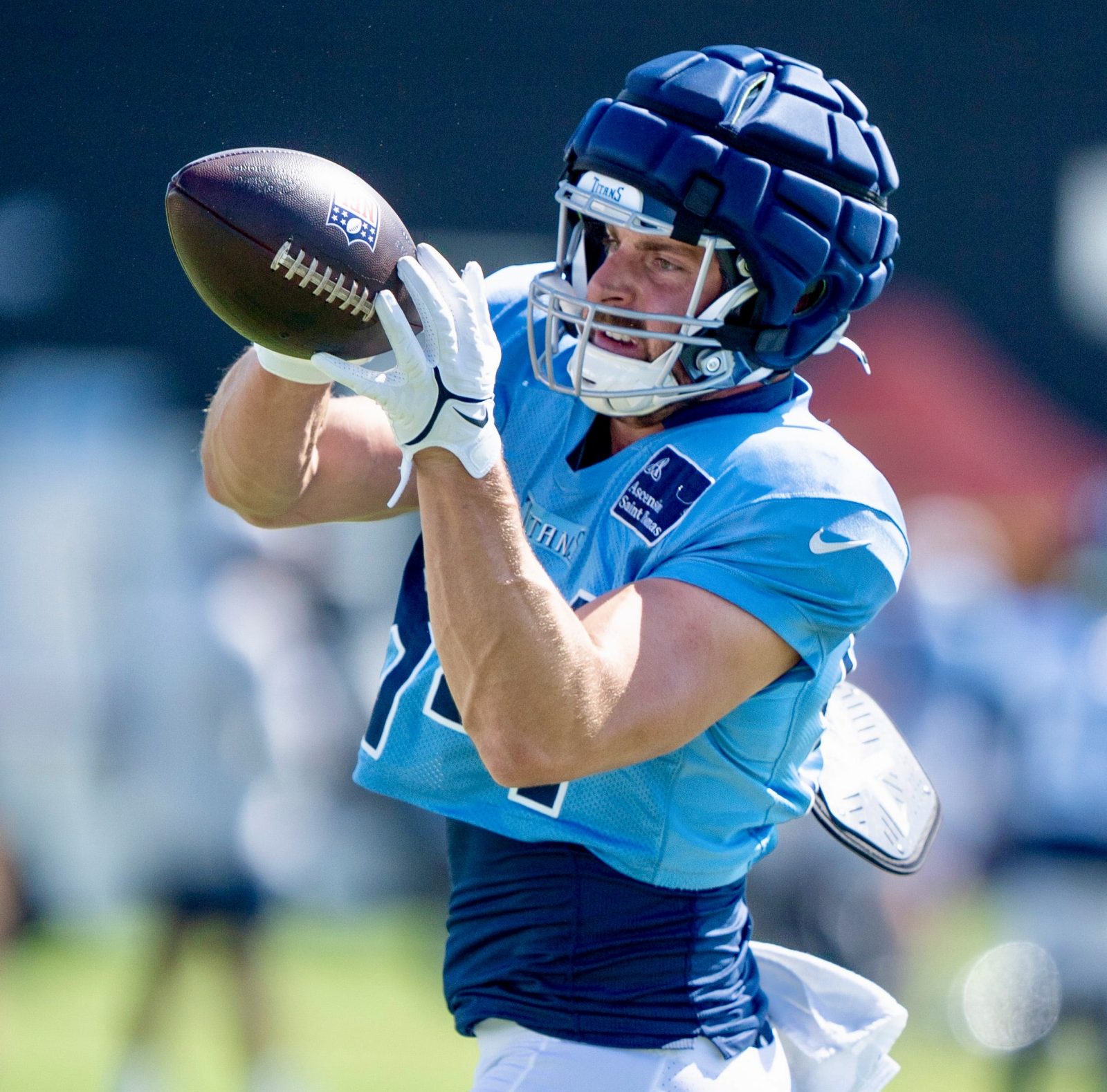 Tennessee Titans tight end Nick Vannett (84) makes a catch during training camp at Ascension Saint Thomas Sports Park in Nashvillet, Tenn., Wednesday, Aug. 21 2024.