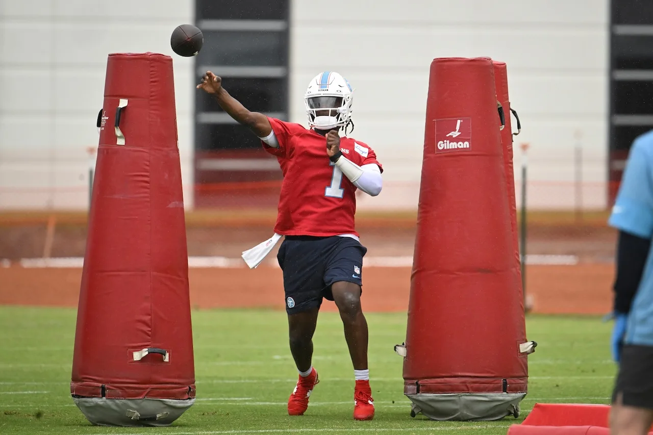 Titans OTA Takeaways: Cam Ward's Accuracy, Calvin Ridley's Recovery and Jermaine Johnson's Debut