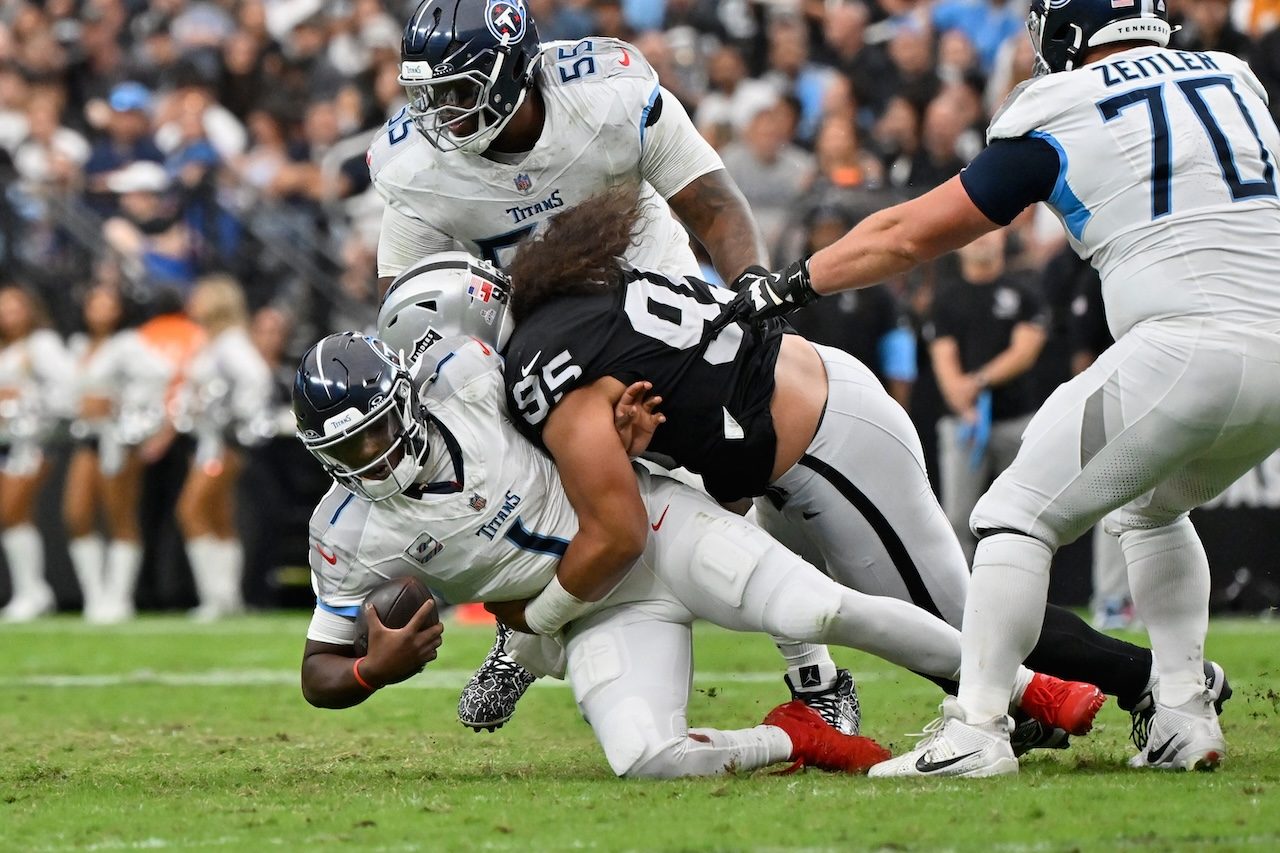 Titans Scouting Review: Cam Ward's Pocket Drift, Deep Ball Touch, Mechanics