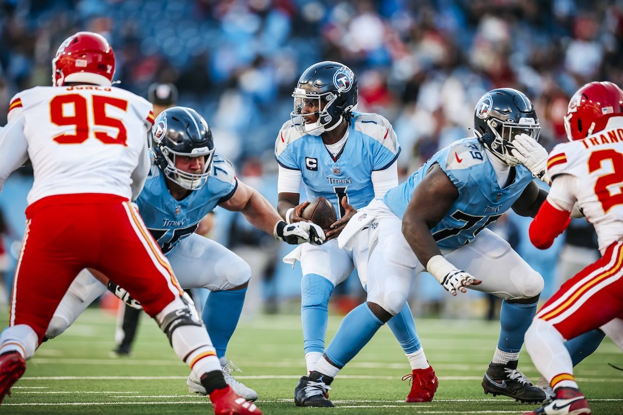 Why the Titans Finally Need to Hold Their Offensive Line Together