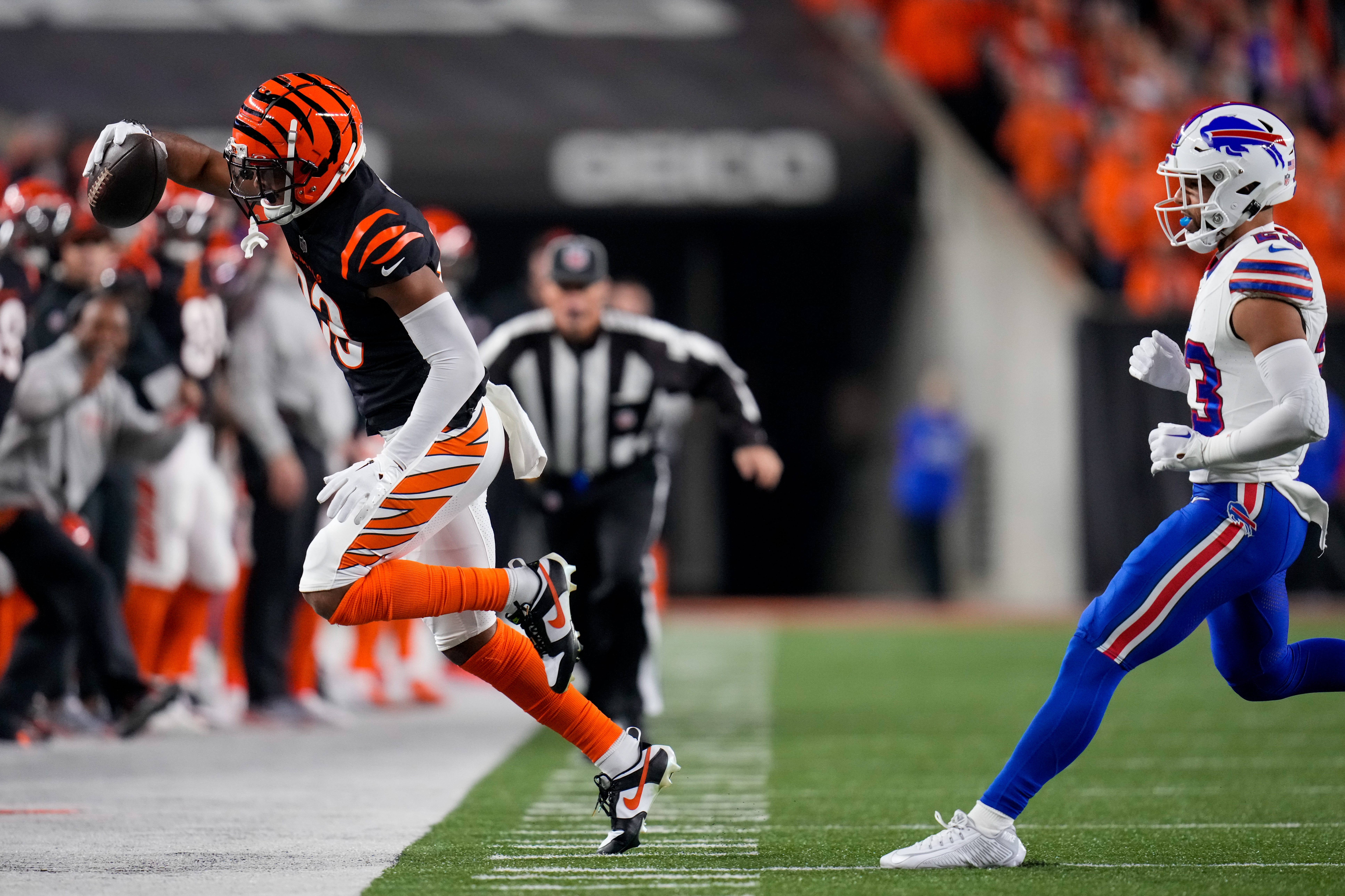 Cincinnati Bengals wide receiver Tyler Boyd (83) catches a pass in the first quarter of the NFL Week 9 game between the Cincinnati Bengals and the Buffalo Bills at Paycor Stadium in Cincinnati on Sunday, Nov. 5, 2023.